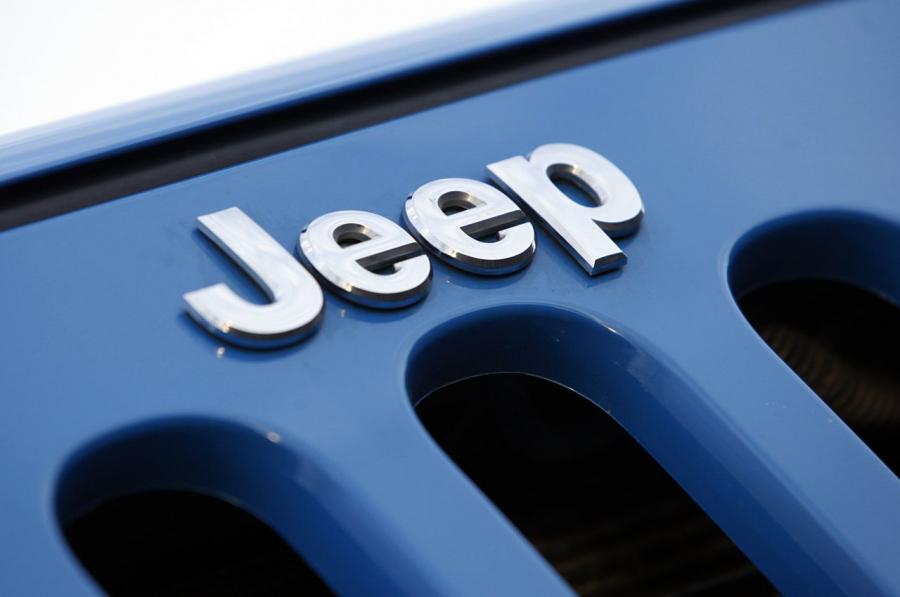  Jeep Wrangler Sport 2012 года  (фото 33 из 60)